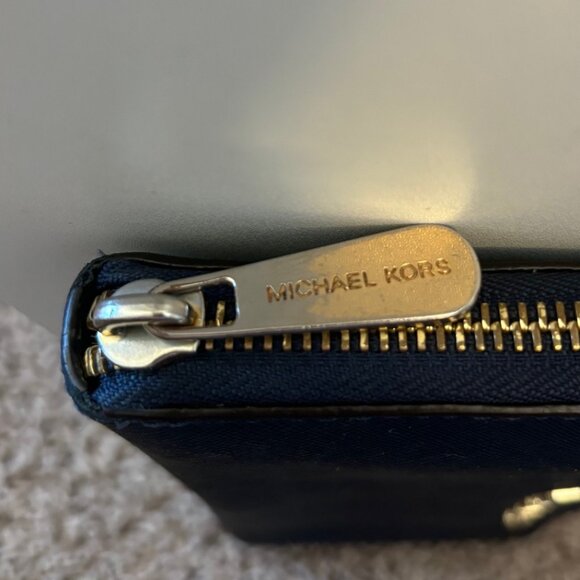 Michael Kors Wallet – Navy Blue – Used - Picture 4 of 5